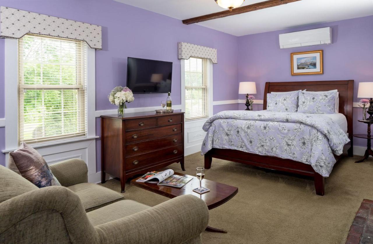 1802 House Bed & Breakfast Bed and breakfast